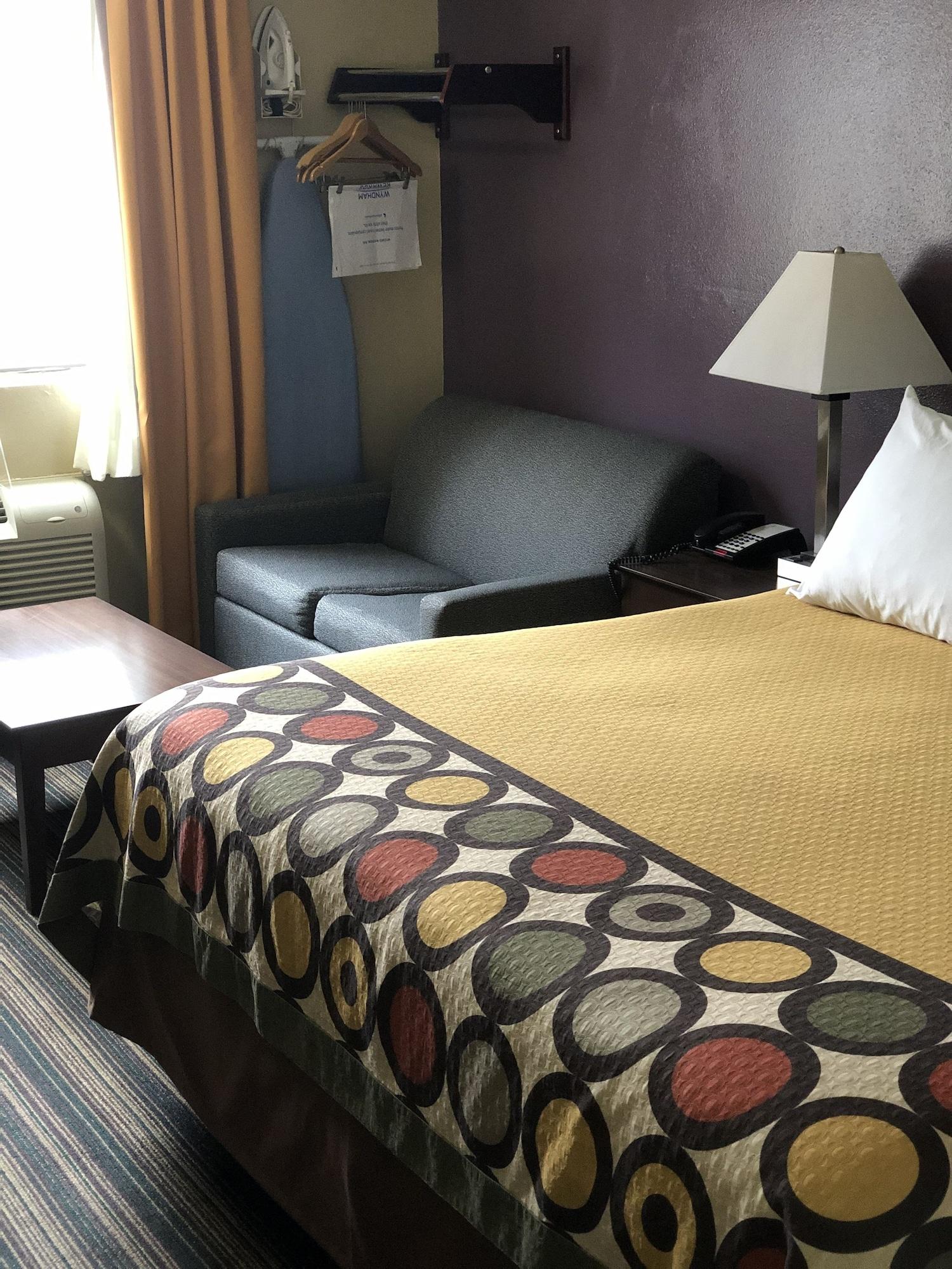 Super 8 By Wyndham Natchitoches Motel Екстериор снимка