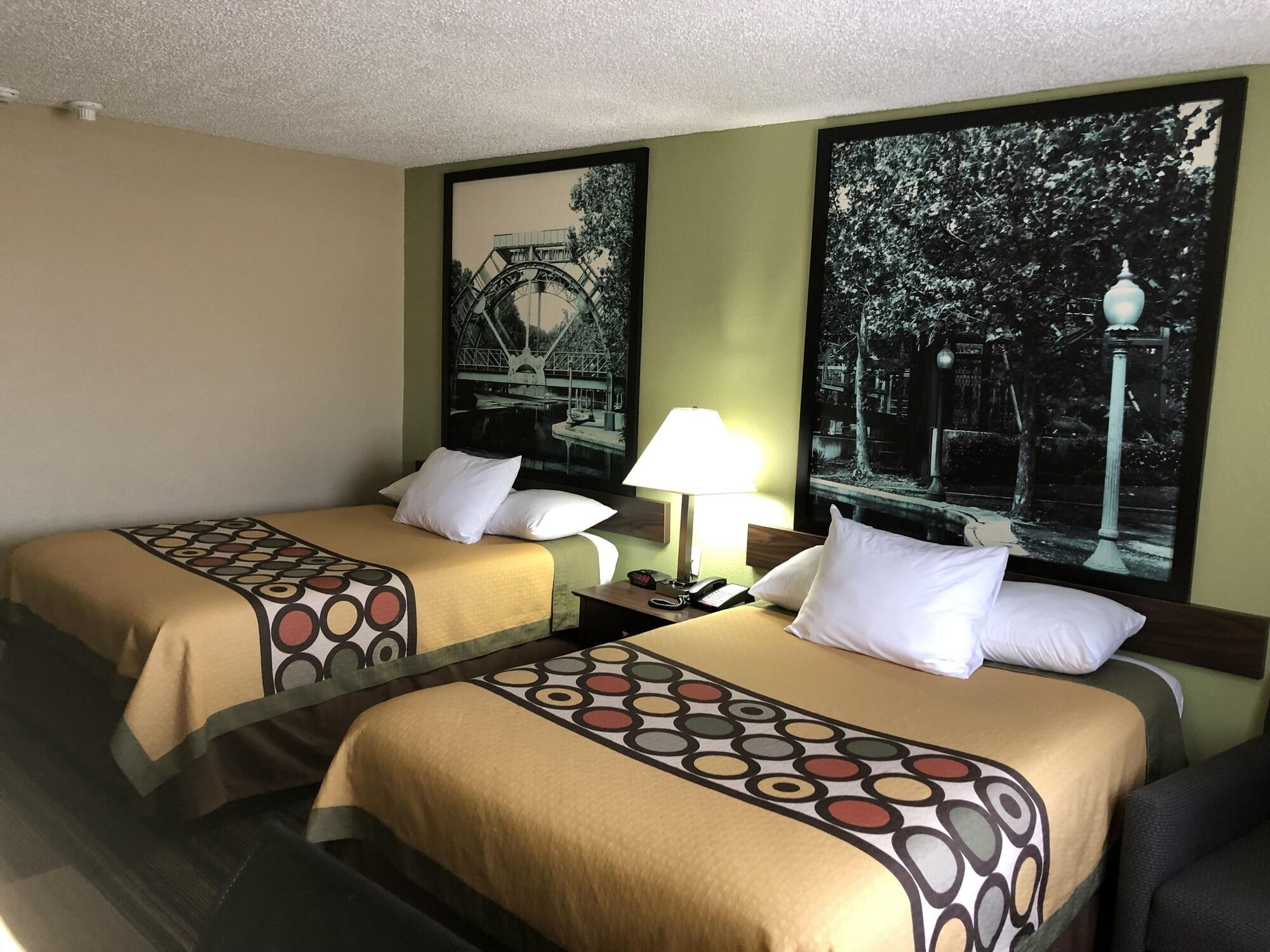 Super 8 By Wyndham Natchitoches Motel Екстериор снимка