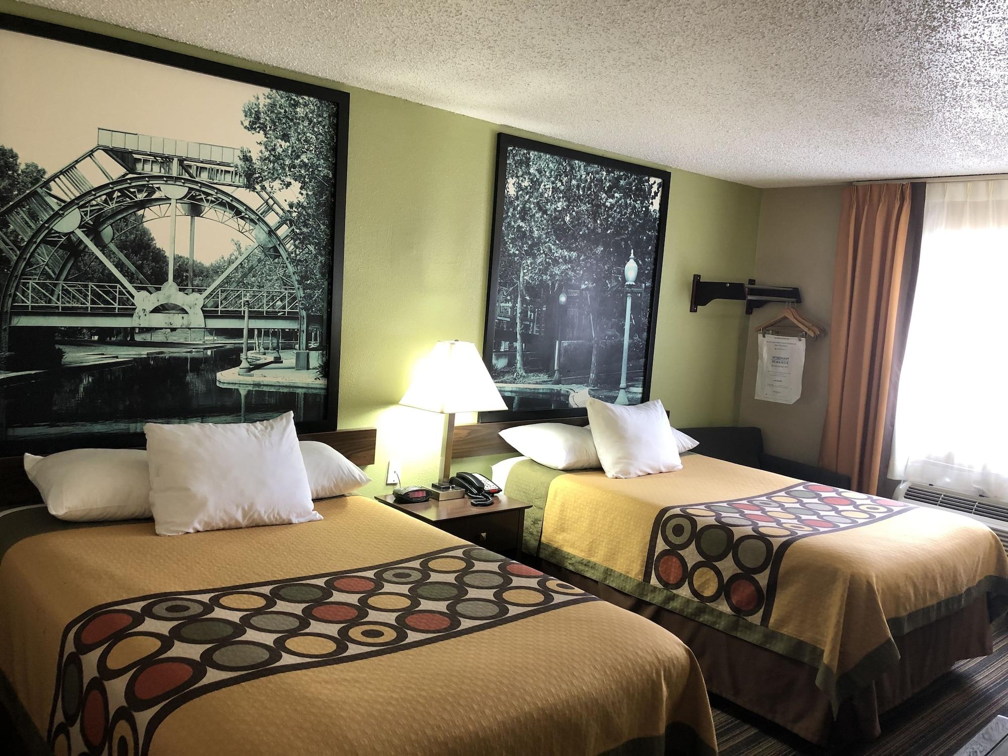 Super 8 By Wyndham Natchitoches Motel Екстериор снимка