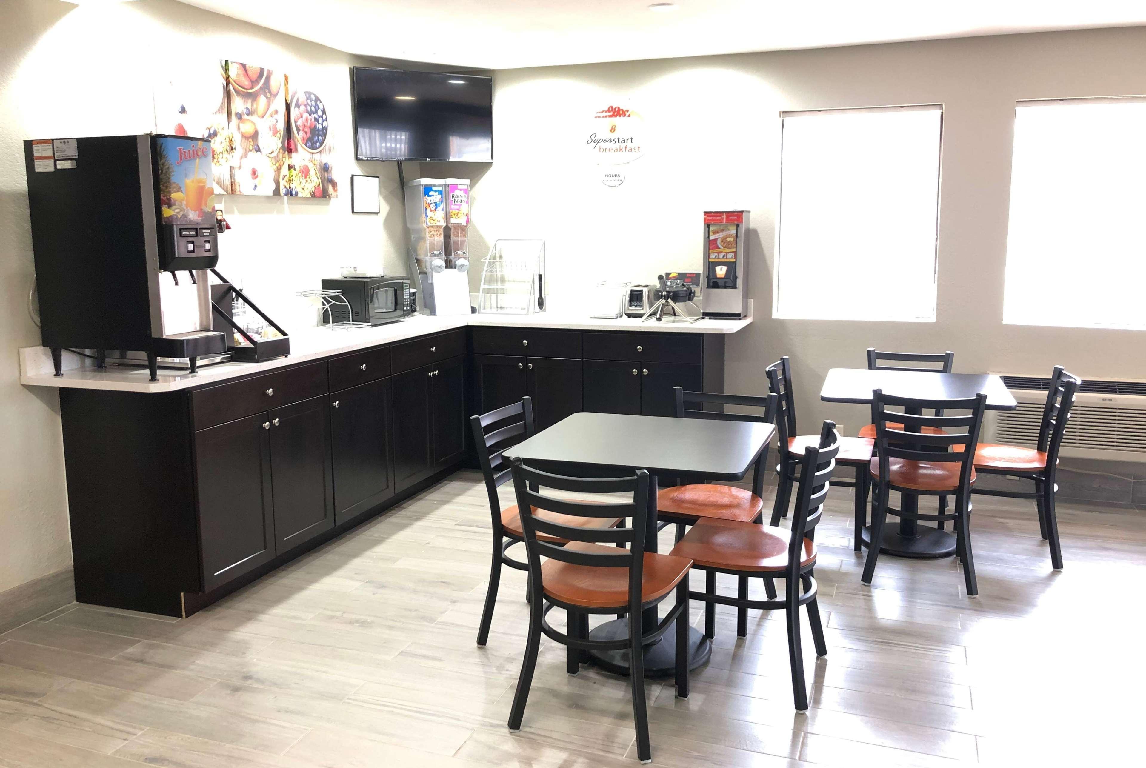 Super 8 By Wyndham Natchitoches Motel Екстериор снимка